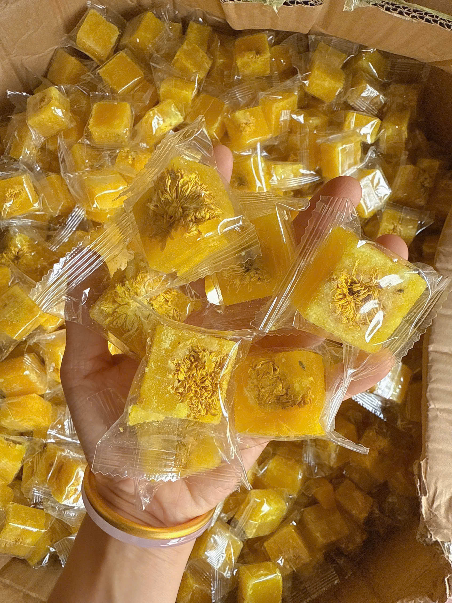 Viên hoa cúc đường phèn